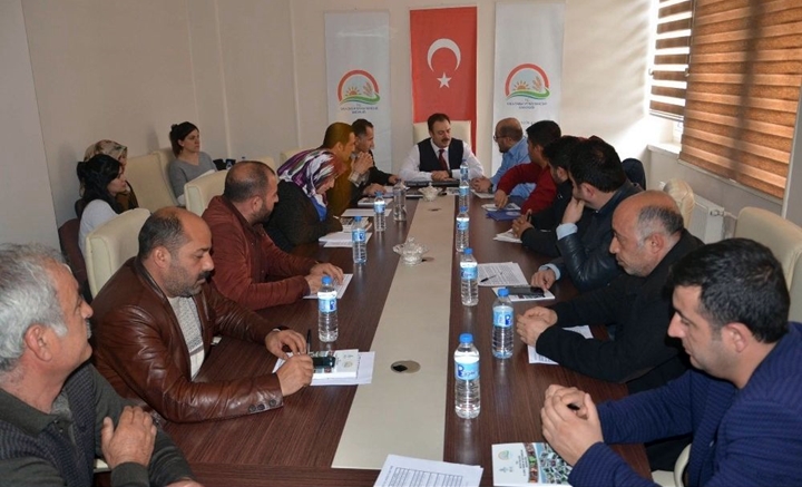 bitlisli-fidan-ve-tohum-ureticilerine-bilgilendirme-rgl_galeri.jpg