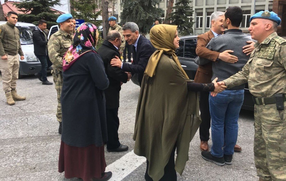 suriyede-devam-eden-zeytin-dali-harekati-sirasinda-yaralanan-bitlisin-001.jpg