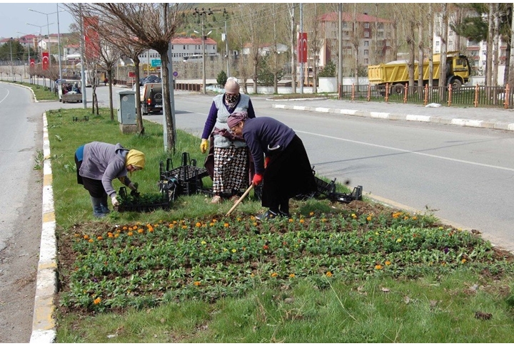 ukraynadan-gelerek-bitlisin-ahlat-ilcesine-yerlestirilen-ahiska-004.jpg