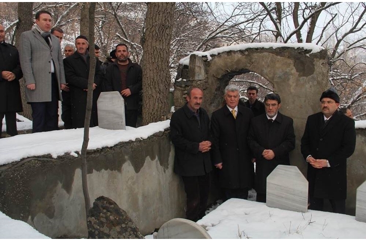 vali-ustaoglundan-saidi-nursinin-evine-ziyaret-01l_galeri.jpg
